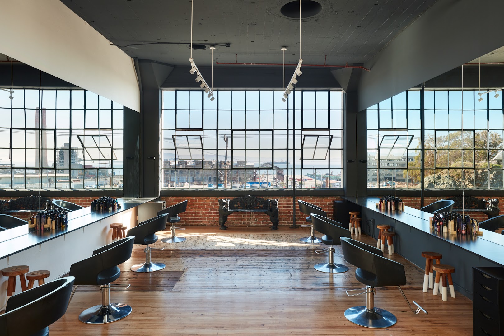 Barrow Salon — photo 12