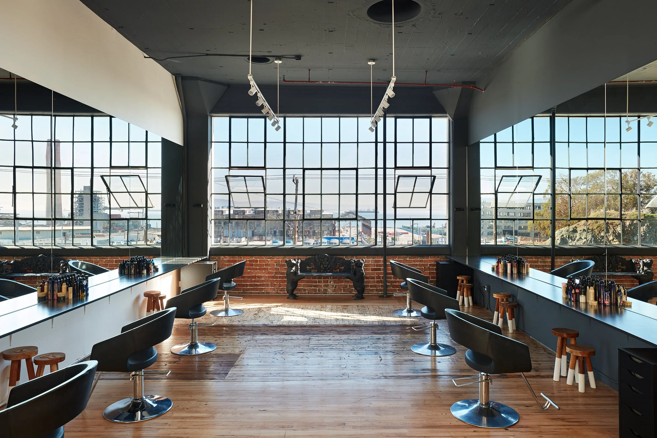Barrow Salon — photo 6