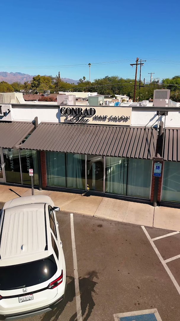 Conrad & Blue Salon — photo 1
