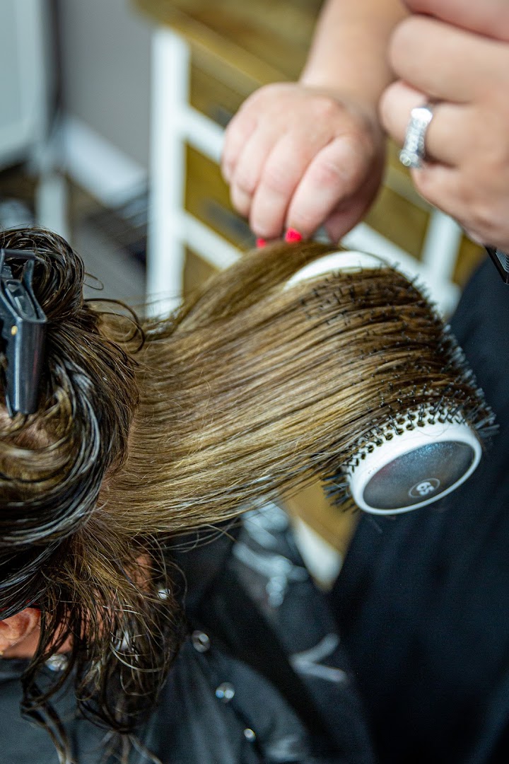 Edge A Boutique Salon — photo 4