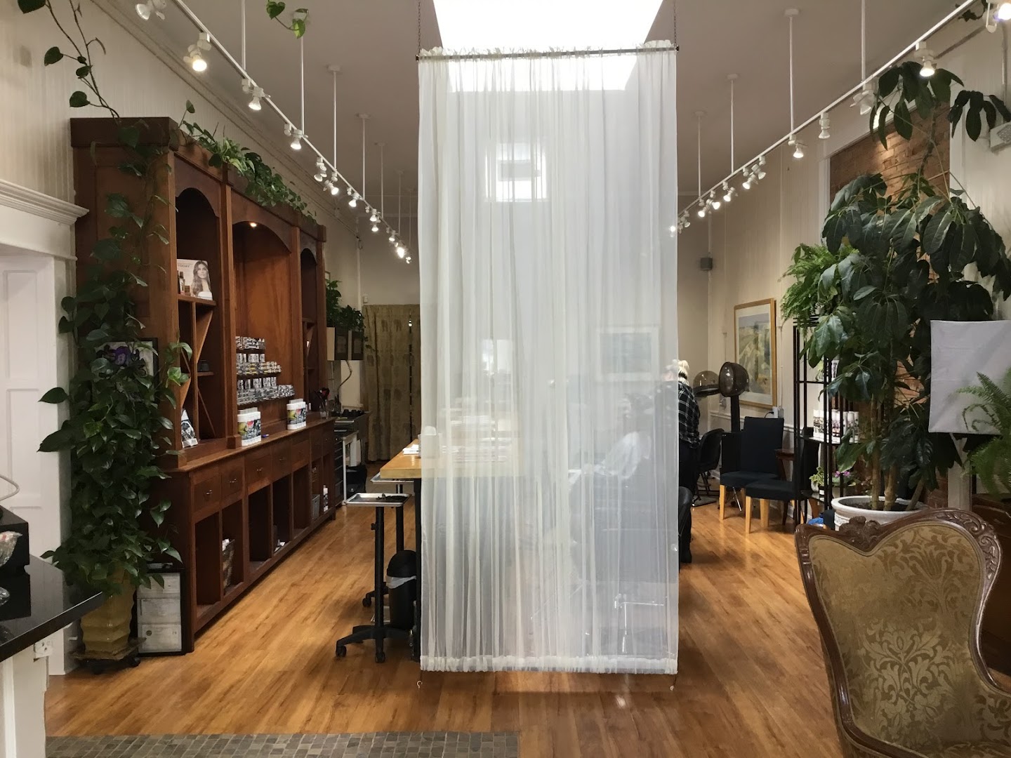 Elizabeth Claire Salon — photo 3