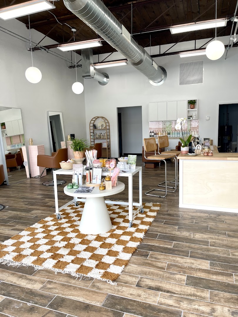 Golden Salon — photo 4