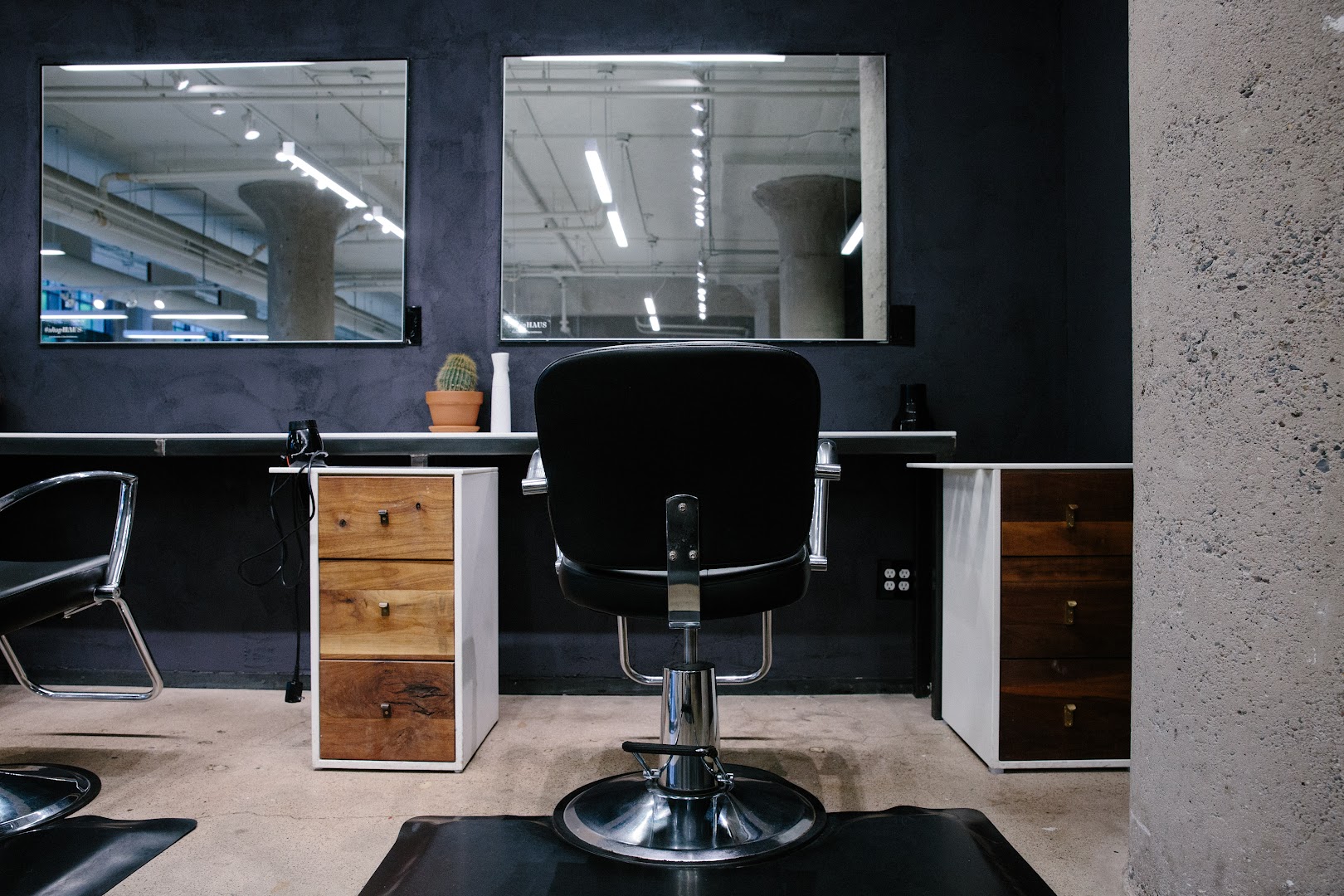HAUS Salon North Loop — photo 3