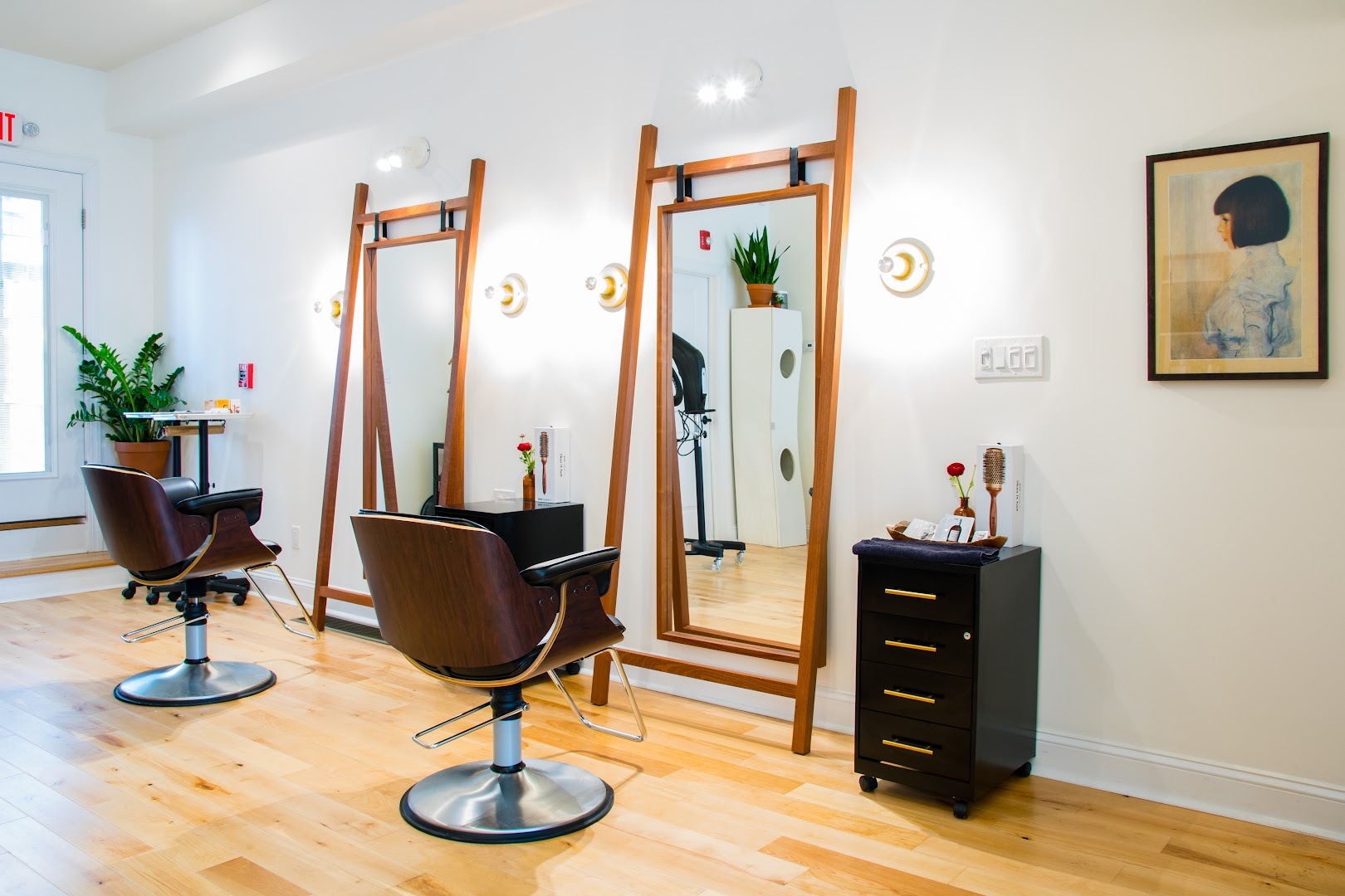 Herringbone Salon — photo 12