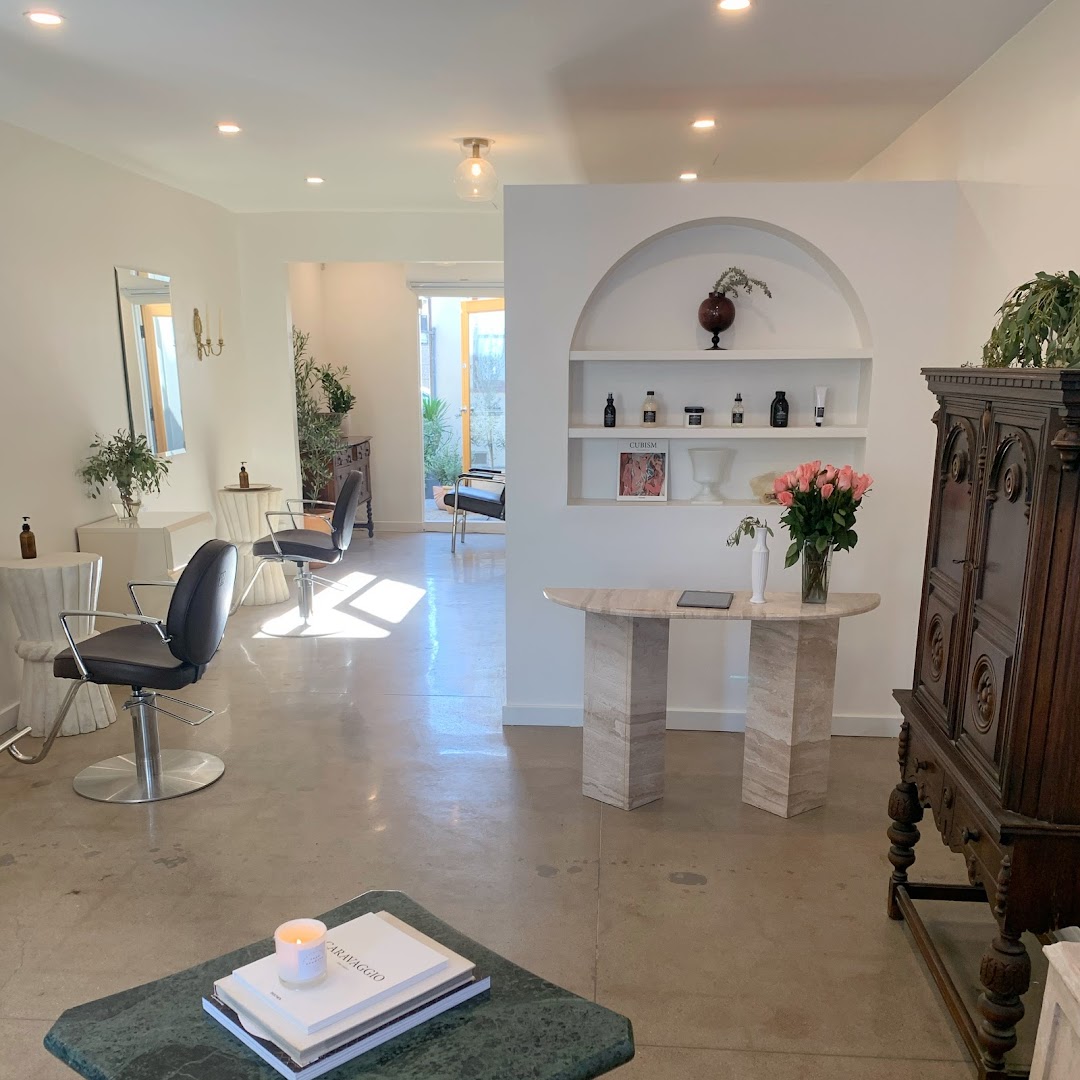 Interior Hair — photo 1