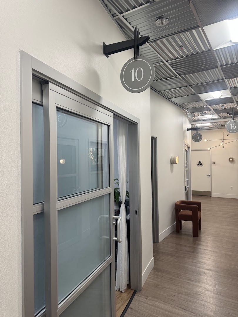 Leslie Gail Hair Studio — photo 1