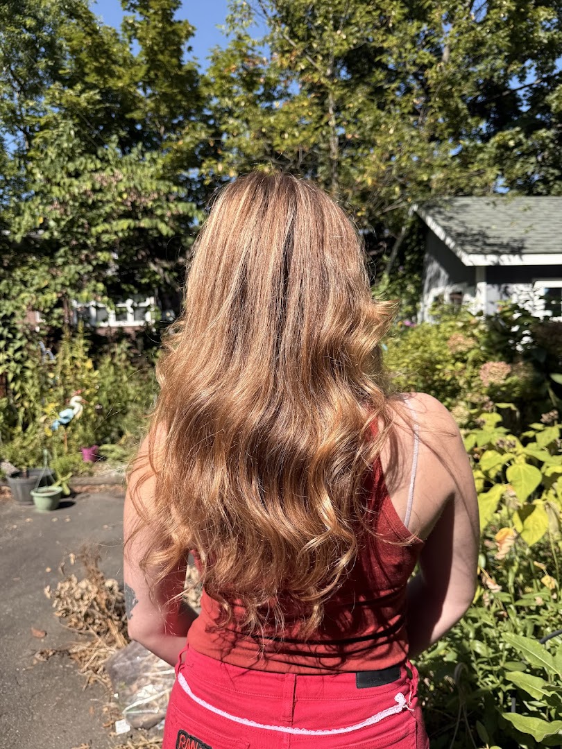 Looks and Lovers — photo 4