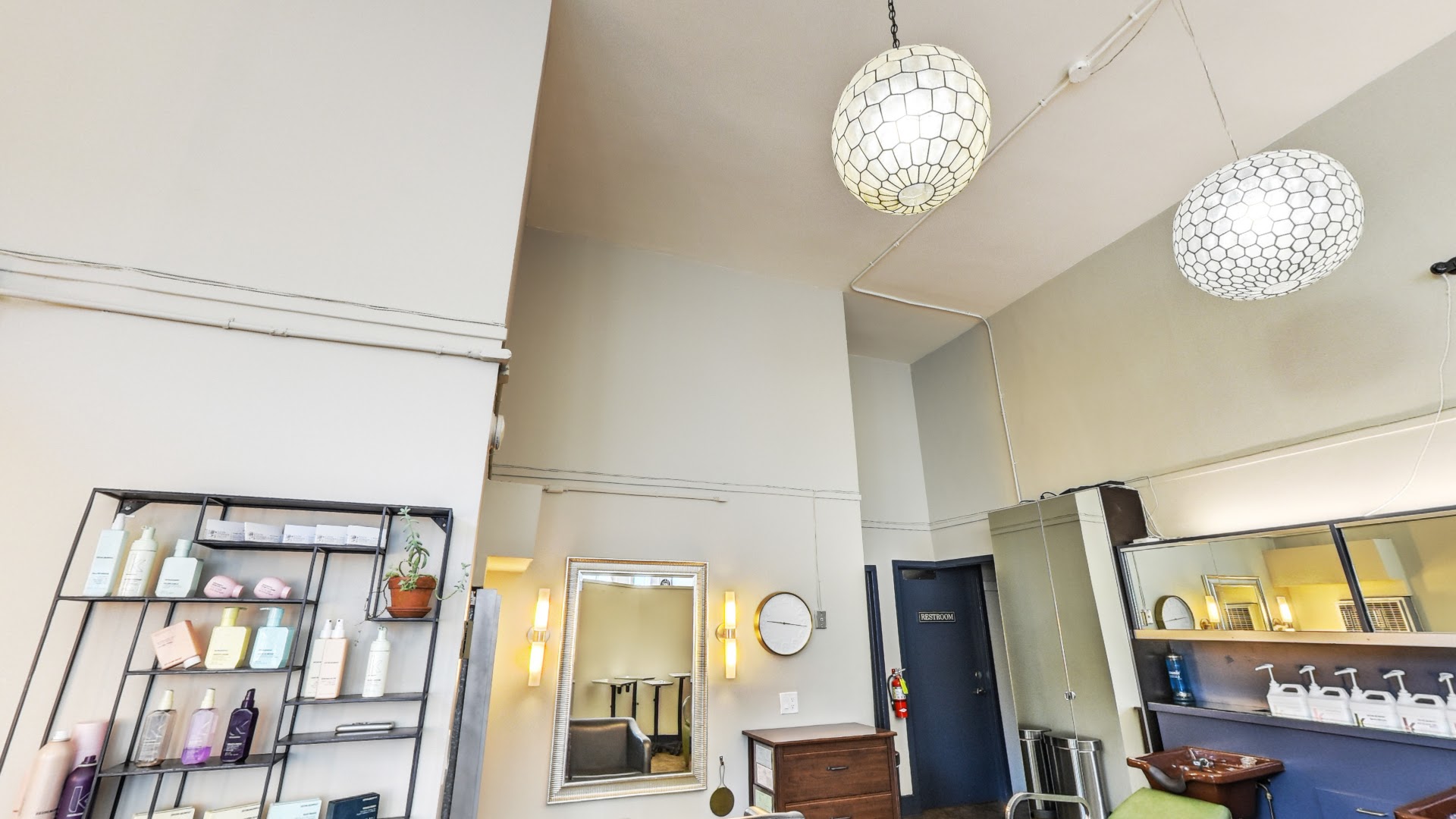 Lyon Street Salon — photo 1