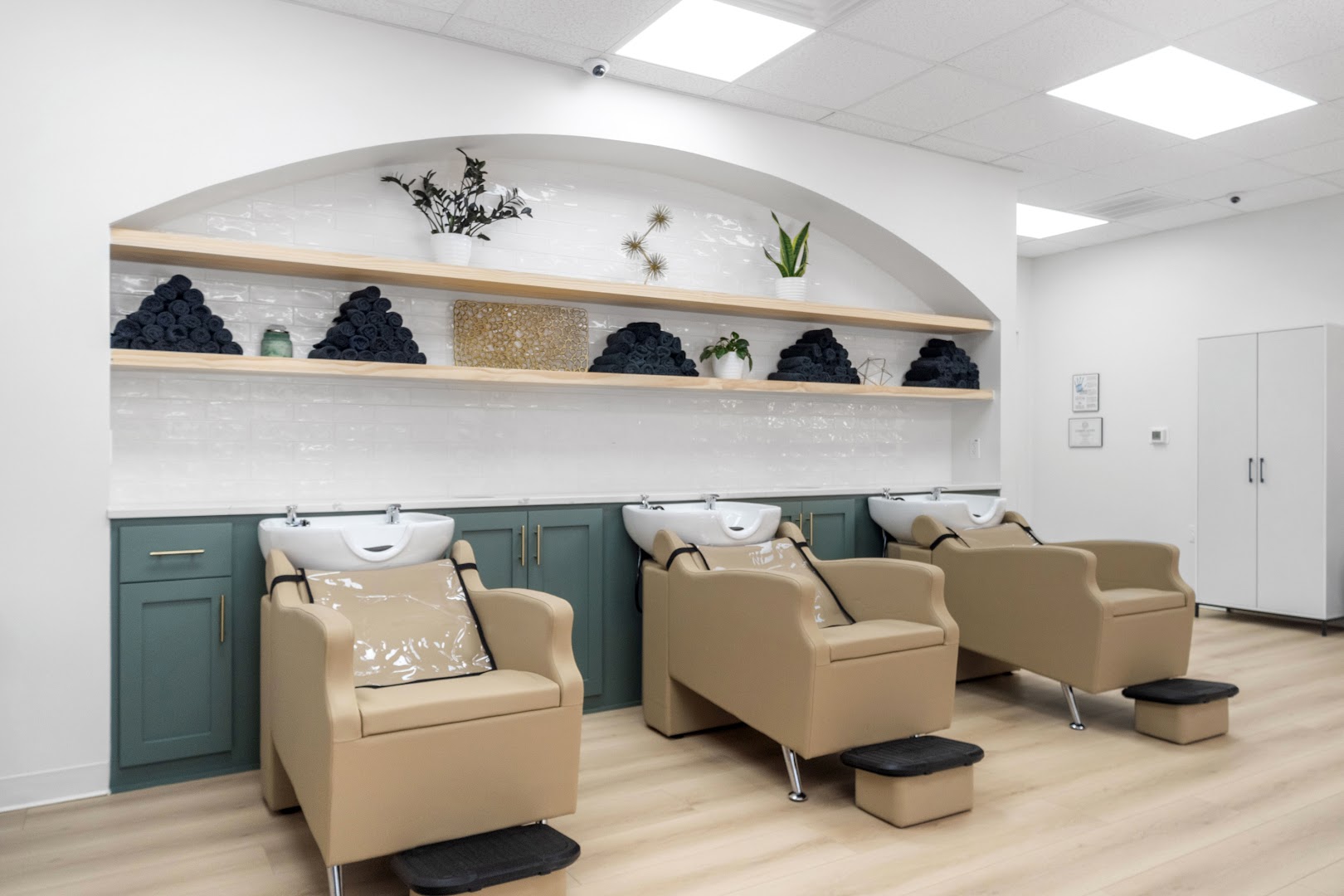 Pearls and Petals Salon — photo 4