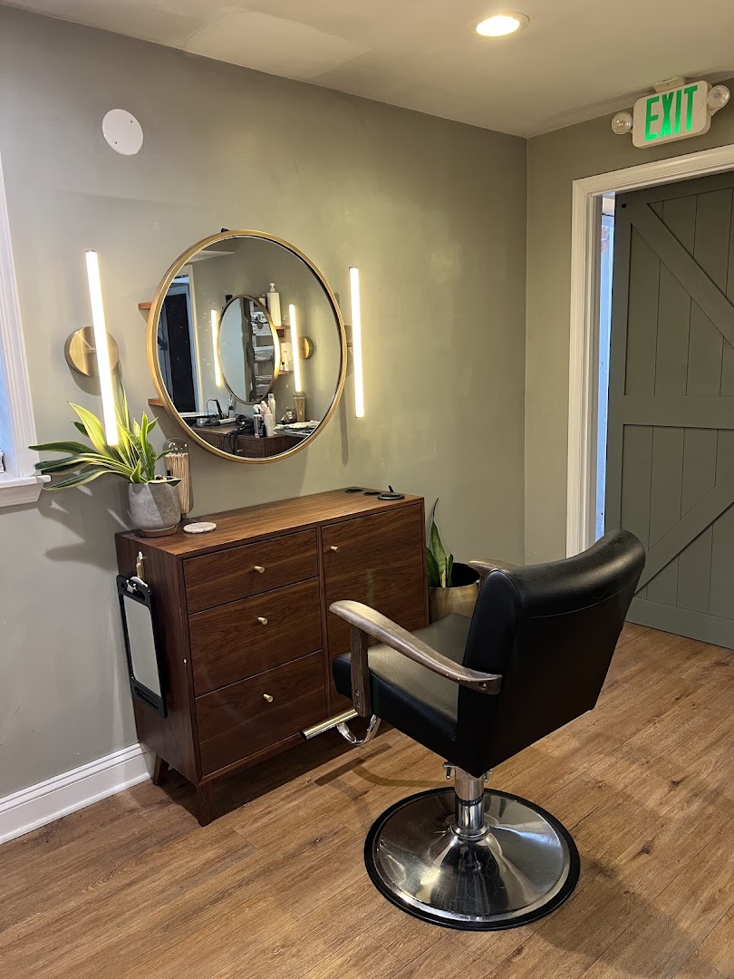 Primp Salon — photo 1