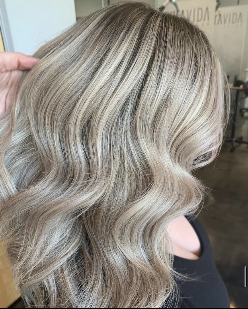 Pura Vida Salon — photo 12