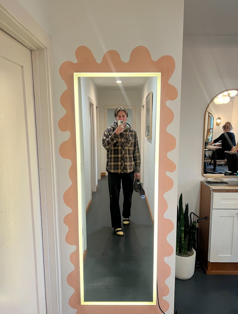 Rise Salon — photo 1