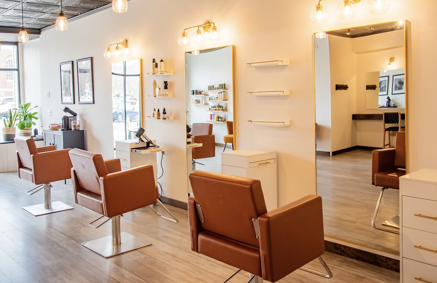 Salon de Coiffure — photo 3