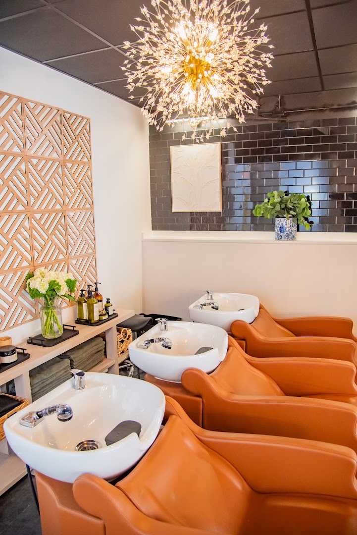 Salon de Coiffure — photo 1