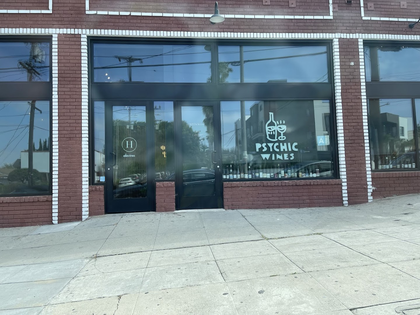 Summer Hours Salon — photo 1